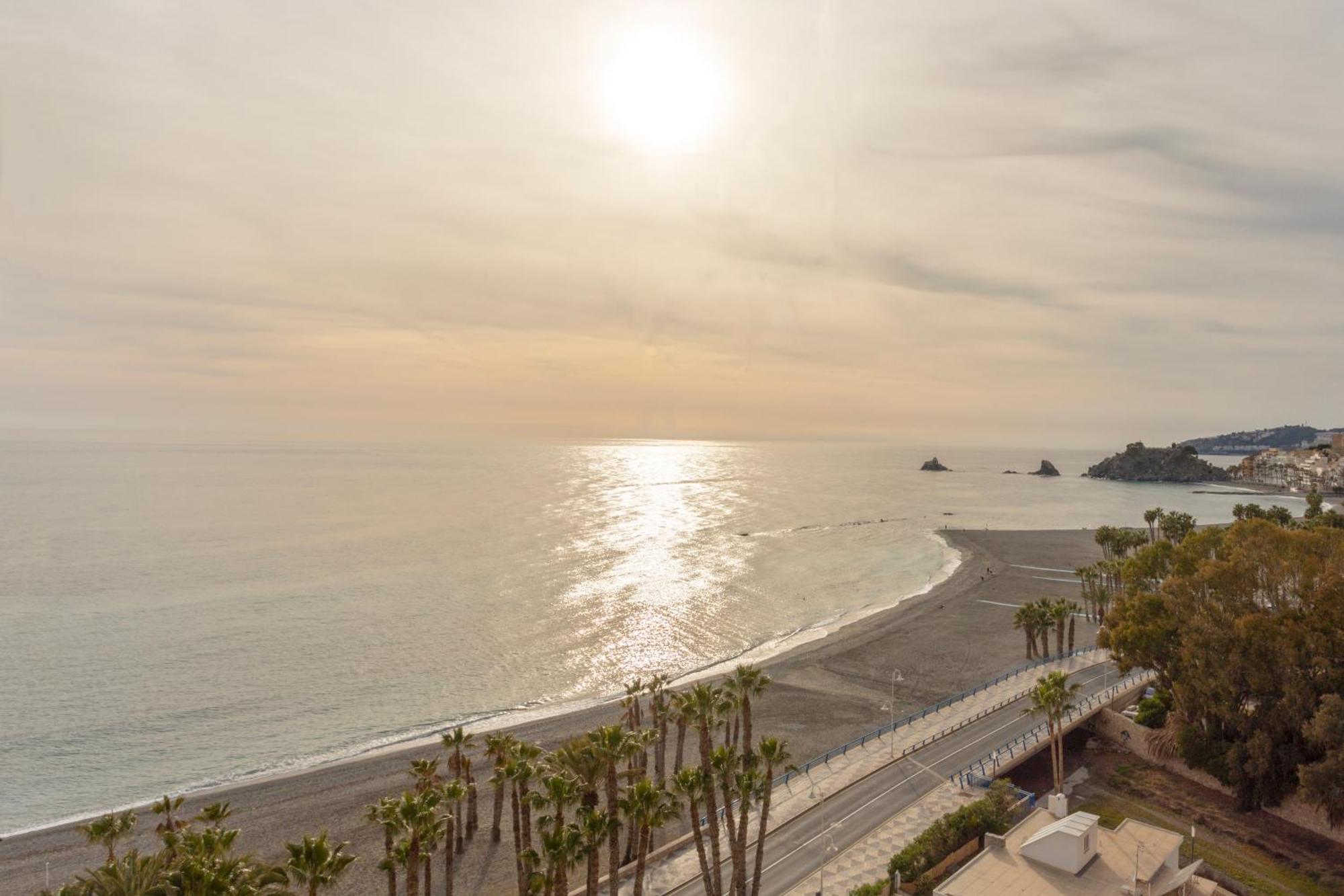 1003 - Seafront Apartment On El Paseo - Air Conditionning - Wi-Fi - Smart Tv Almuñécar Esterno foto