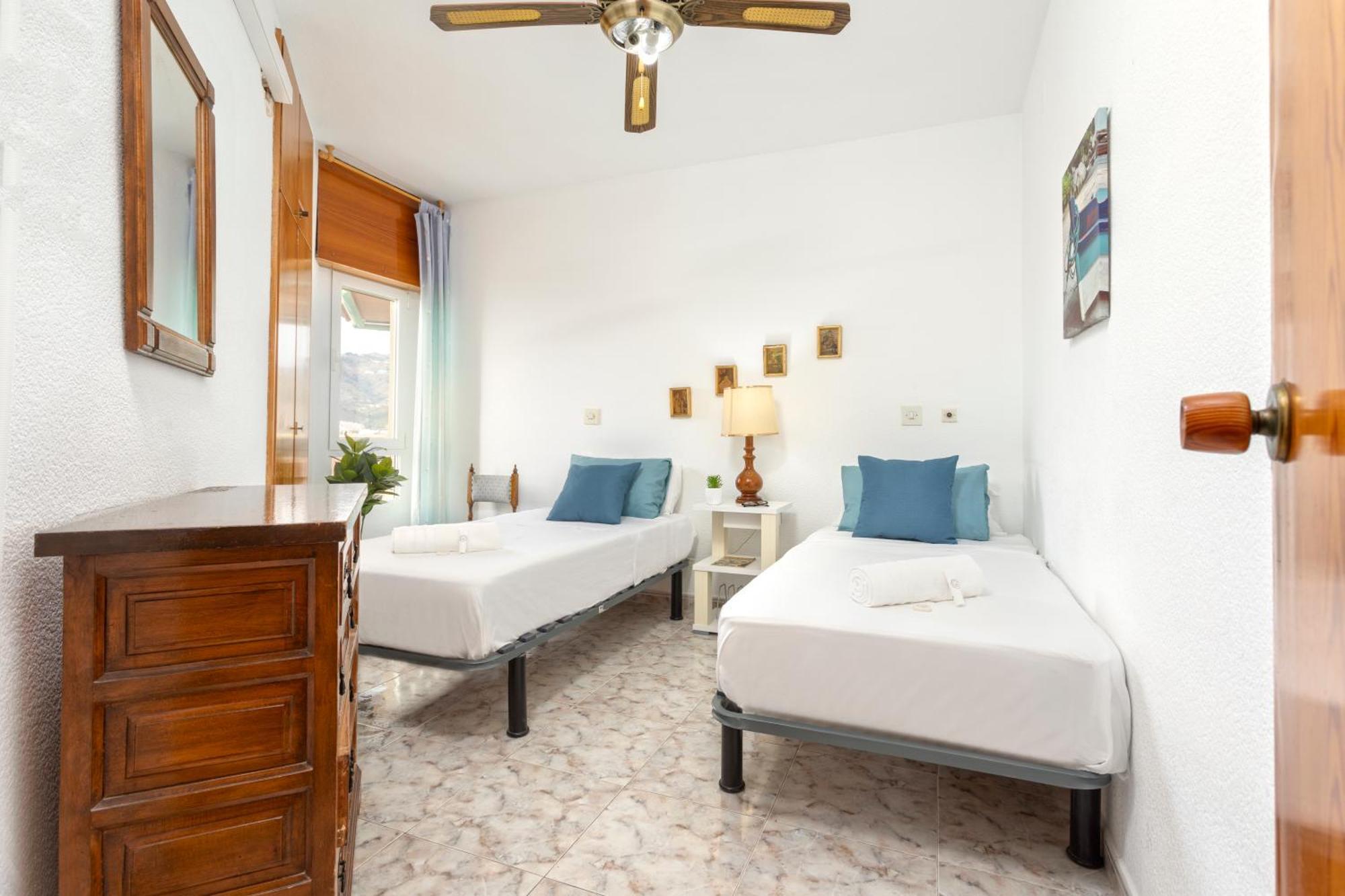 1003 - Seafront Apartment On El Paseo - Air Conditionning - Wi-Fi - Smart Tv Almuñécar Esterno foto